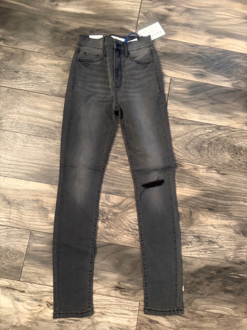 eunina Black Skinny Jeans with Knee Rip